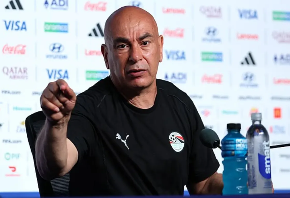 الديلي ميل تسلط الضوء على اتهامات حسام حسن للفيفا بالتلاعب في النتائج