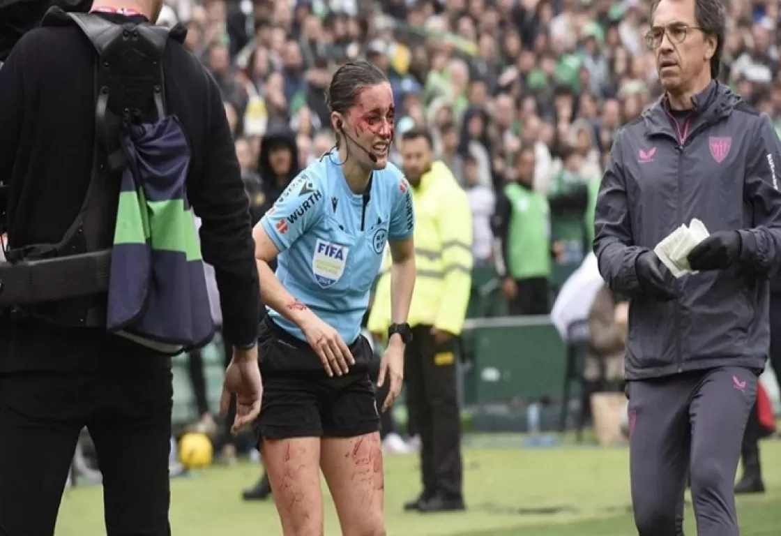 حادث دموي لحكمة الراية في الدوري الإسباني حادث دموي لحكمة الراية في الدوري الإسباني
