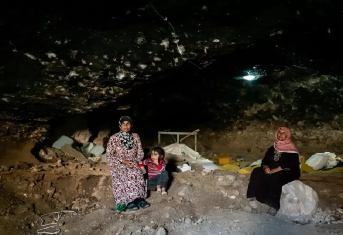 الفلسطينيون يلجؤون إلى الكهوف لمقاومة الجهود الإسرائيلية لتهجيرهم الفلسطينيون يلجؤون إلى الكهوف لمقاومة الجهود الإسرائيلية لتهجيرهم