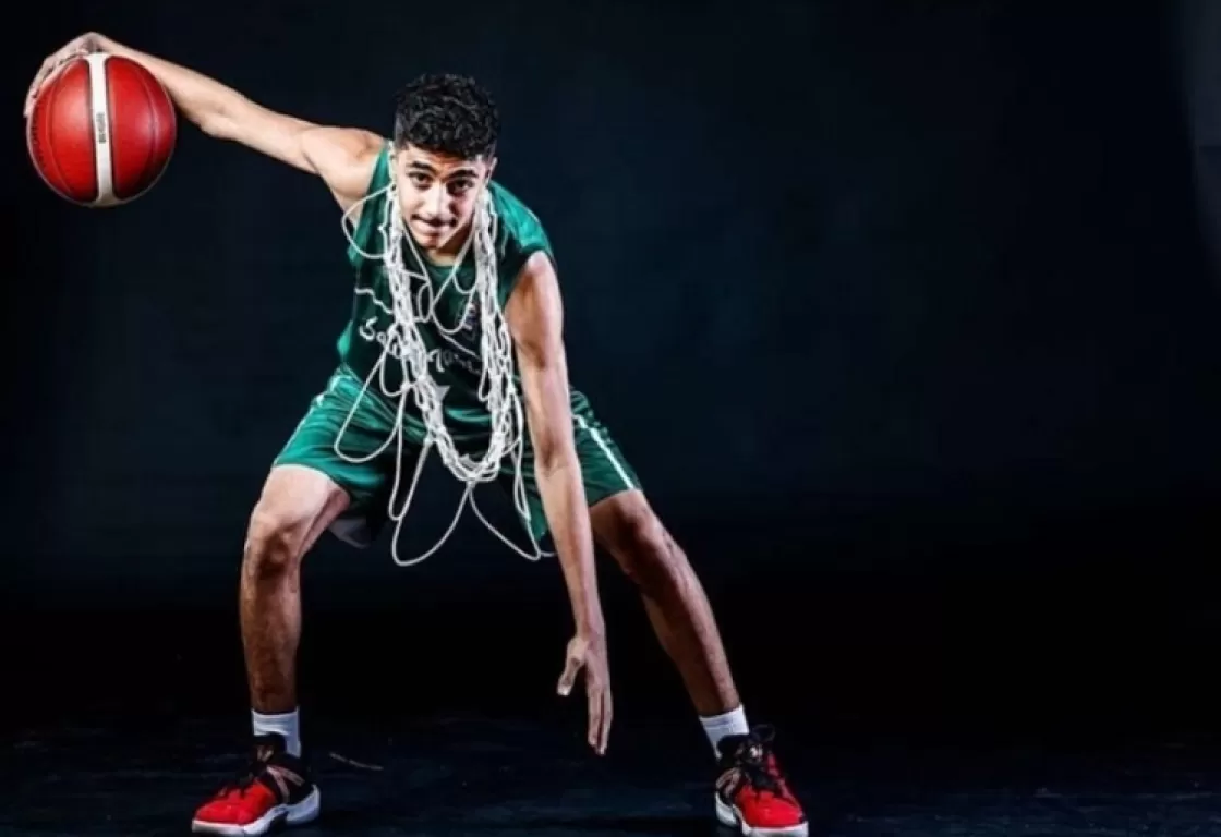 ظاهرة خرافية: لاعب كرة سلة سعودي يسجل كل نقاط فريقه 
