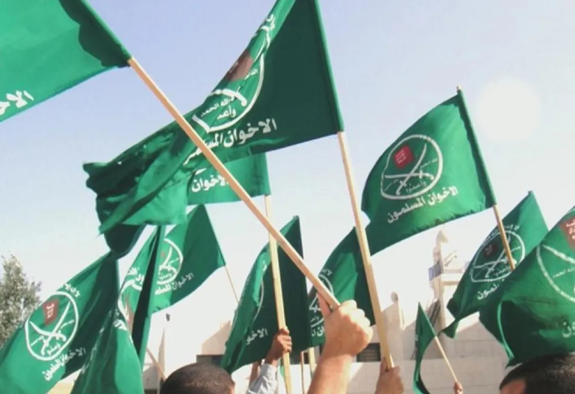 حظر وتفكيك وتصنيفها إرهابية.. كيف تواجه دول العالم تنظيم الإخوان؟ (خريطة)