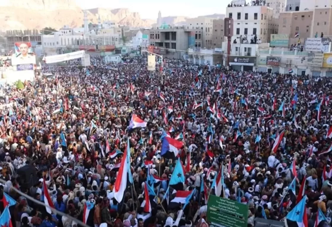 ميليشيات إخوانية تعتدي على مشاركين في مليونية حضرموت... وقيادي جنوبي يكشف دوافع دعم الفعالية ميليشيات إخوانية تعتدي على مشاركين في مليونية حضرموت... وقيادي جنوبي يكشف دوافع دعم الفعالية