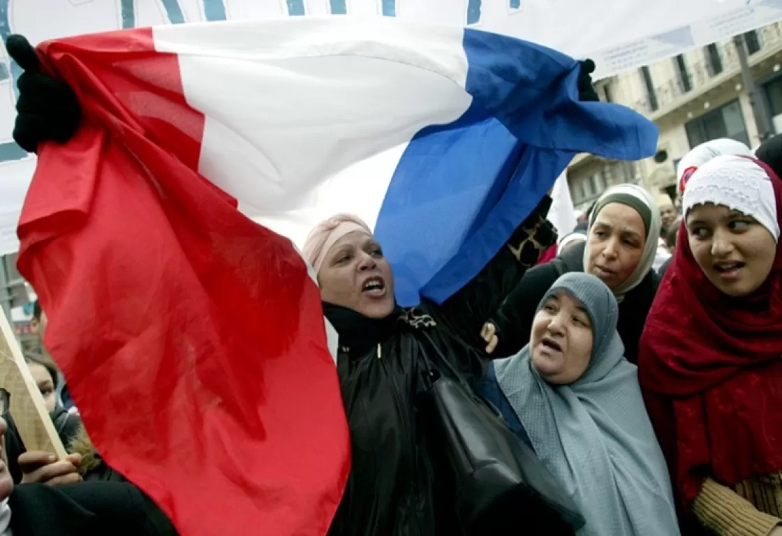 حرب الحجاب مستمرة في فرنسا برغم مرور 35 عاما.. ما الجديد؟ حرب الحجاب مستمرة في فرنسا برغم مرور 35 عاما.. ما الجديد؟