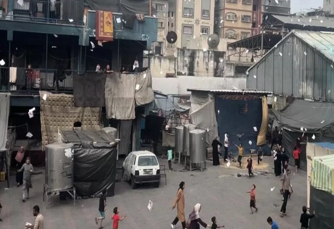 آلاف النازحين يرفضون الانصياع لأوامر الجيش الإسرائيلي بالخروج من رفح آلاف النازحين يرفضون الانصياع لأوامر الجيش الإسرائيلي بالخروج من رفح