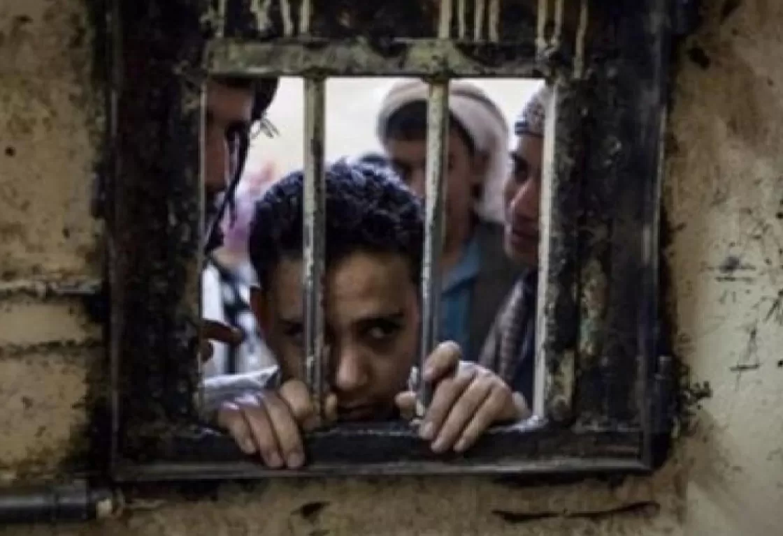 هكذا يعيش المعتقلون في سجون الحوثيين خلال شهر رمضان هكذا يعيش المعتقلون في سجون الحوثيين خلال شهر رمضان