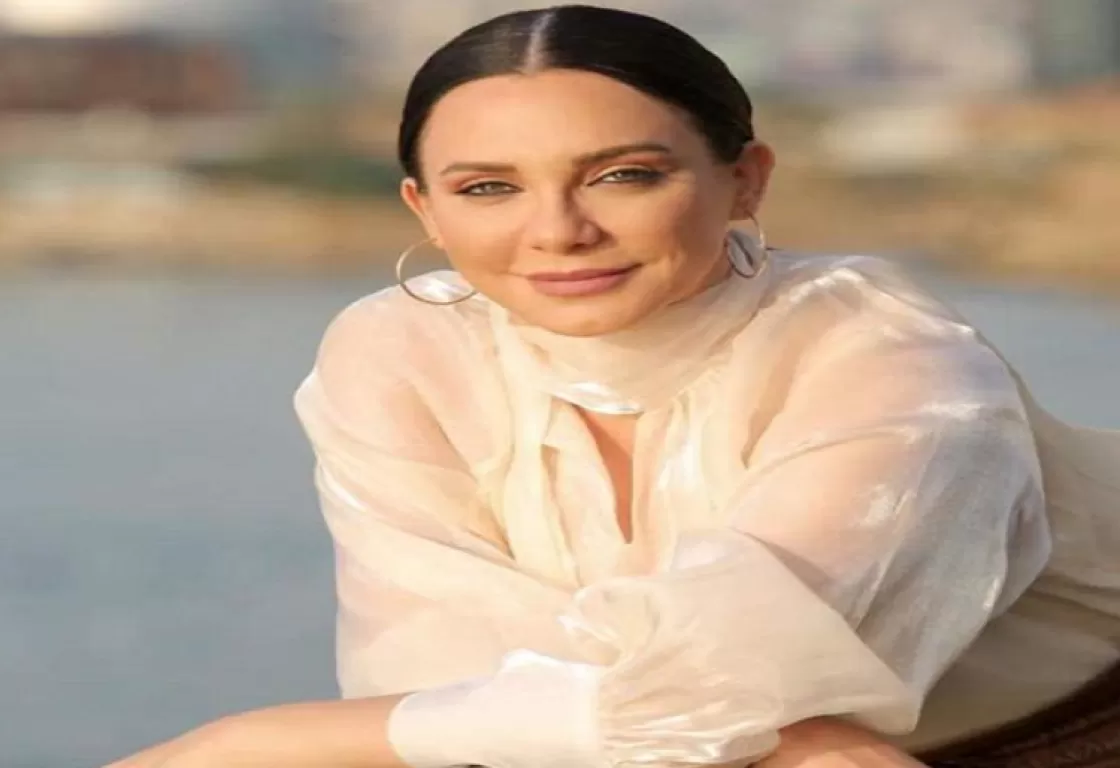 نقابة الفنانين السوريين تشطب سلاف فواخرجي .. والأخيرة تصرح: &quot;مصر وطن بديل&quot;