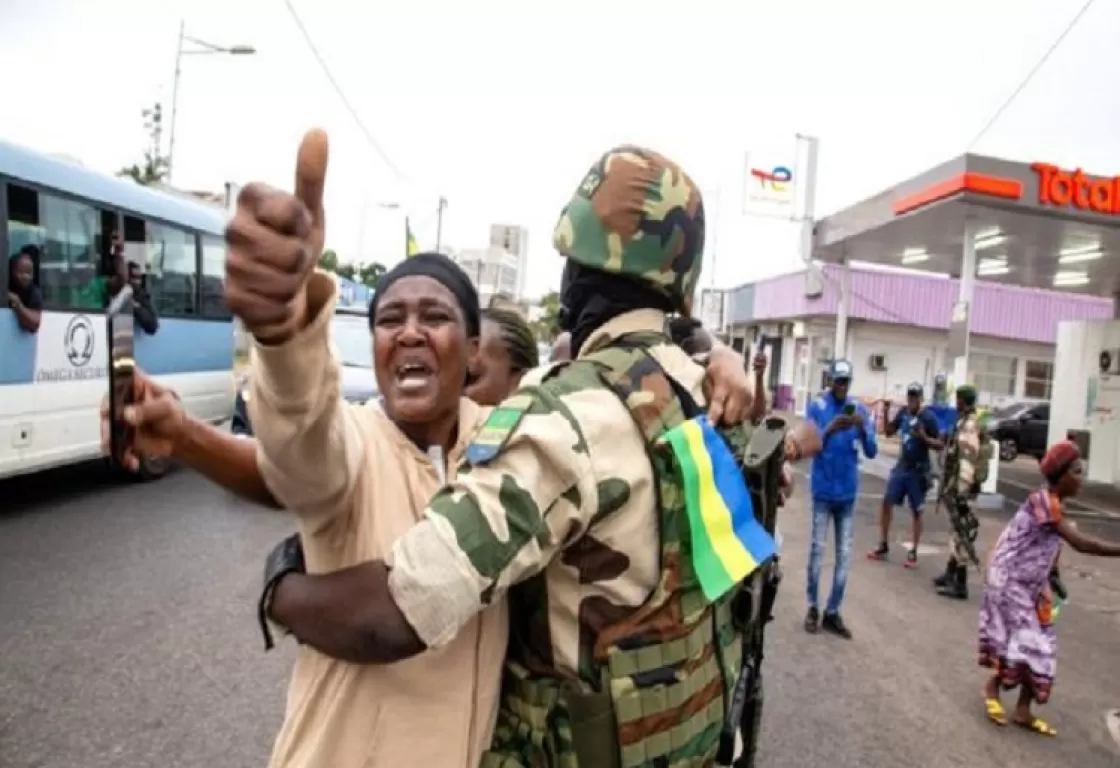 انقلاب الغابون يقطع الحبل السري بين فرنسا ومستعمراتها في الساحل والصحراء انقلاب الغابون يقطع الحبل السري بين فرنسا ومستعمراتها في الساحل والصحراء