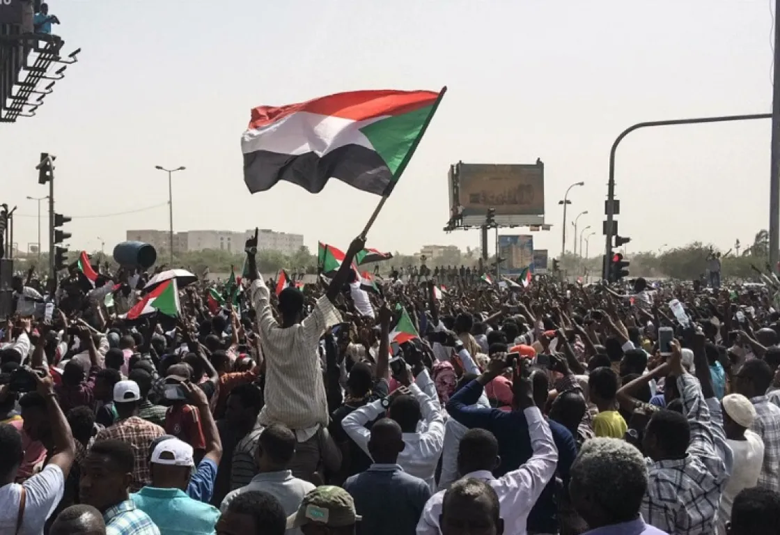هل يُعاد تمكين الإخوان عبر الحرب؟ تنظيمهم الدولي يُستخدم “حصنًا أخيرًا” في السودان