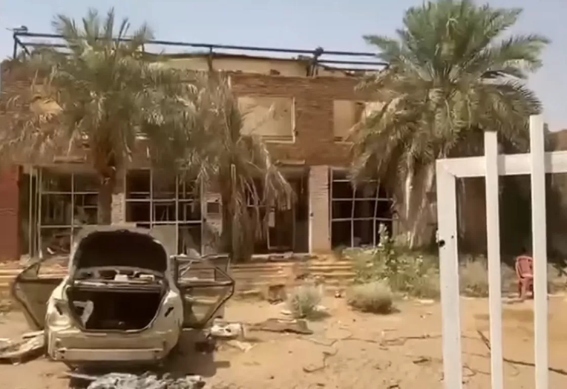 مقطع فيديو يوثق دماراً هائلاً بمبنى الاتحاد السوداني لكرة القدم مقطع فيديو يوثق دماراً هائلاً بمبنى الاتحاد السوداني لكرة القدم