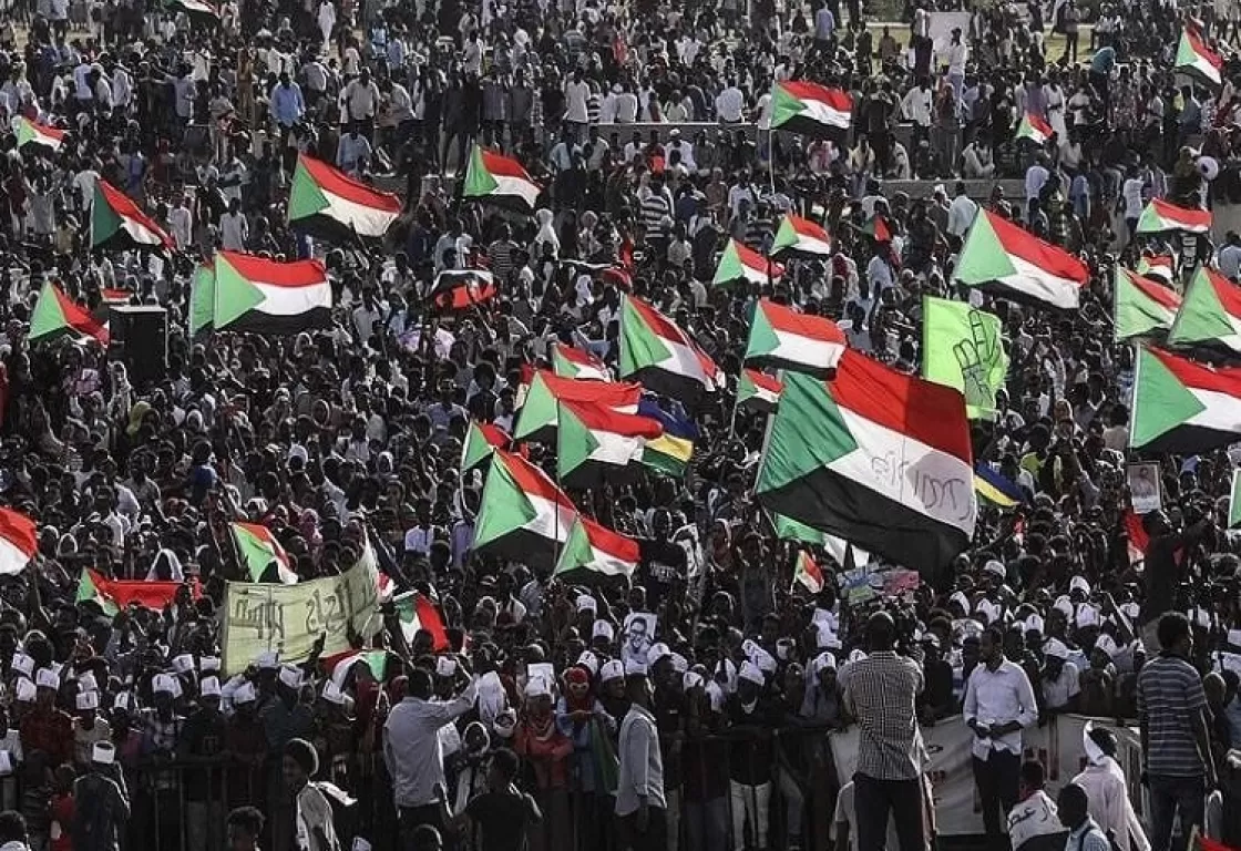 يلوحون بالقوة في مواجهته.. لماذا يعارض إخوان السودان مشروع الدستور الانتقالي؟ يلوحون بالقوة في مواجهته.. لماذا يعارض إخوان السودان مشروع الدستور الانتقالي؟