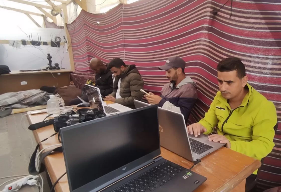 صحفيّو غزة قلقون إزاء قصف الجيش الإسرائيلي بيوتهم السكنية صحفيّو غزة قلقون إزاء قصف الجيش الإسرائيلي بيوتهم السكنية