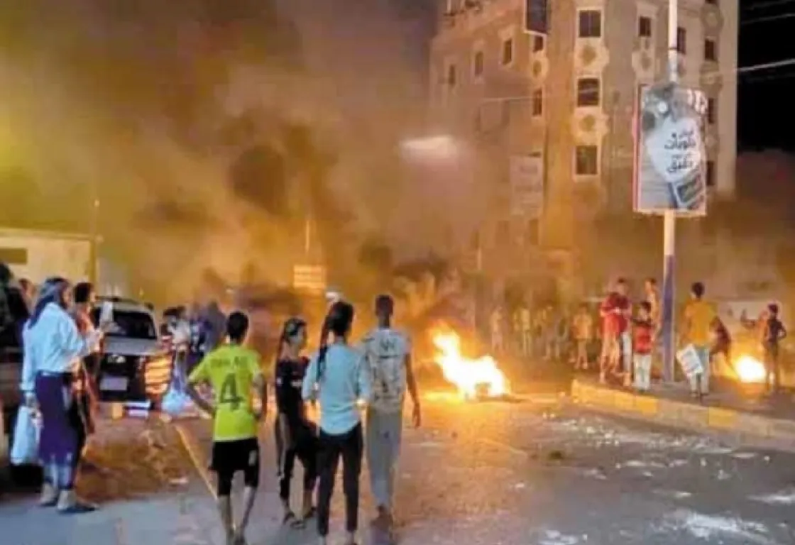 عدن على صفيح ساخن: "حظر شعبي" يلاحق إخوان اليمن واتهامات بـ "الخيانة الكبرى" عدن على صفيح ساخن: "حظر شعبي" يلاحق إخوان اليمن واتهامات بـ "الخيانة الكبرى"