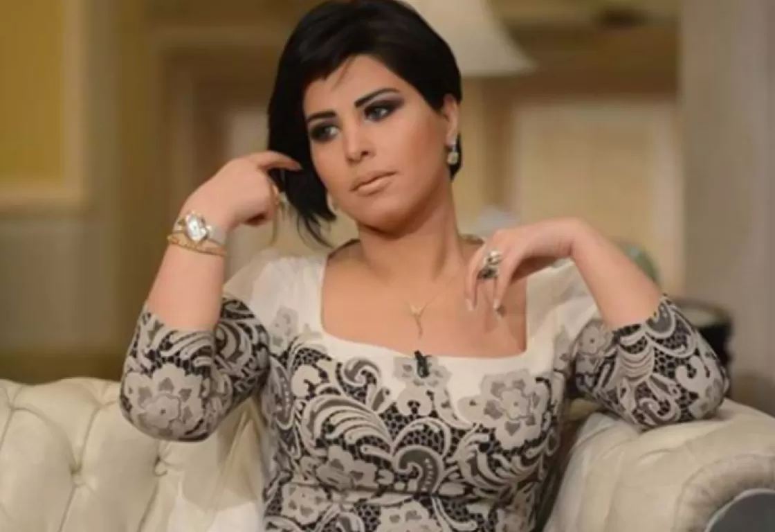 شمس الكويتية تتعرض لانتقادات لاذعة بسبب صورها الجريئة بجوار الأهرامات شمس الكويتية تتعرض لانتقادات لاذعة بسبب صورها الجريئة بجوار الأهرامات