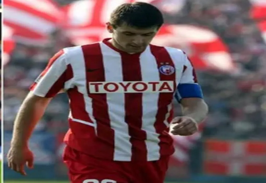 رحيل لاعب منتخب صربيا إثر أزمة قلبية أثناء تنفيذ ركلة ركنية