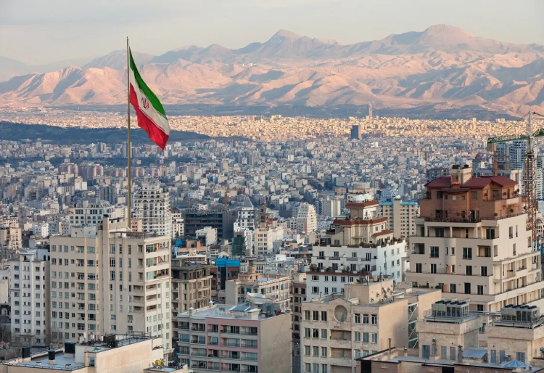 فضيحة "إيران ـ جيت": حين سقطت شعارات "الشيطان الأكبر" أمام القنوات السرية لتجارة السلاح