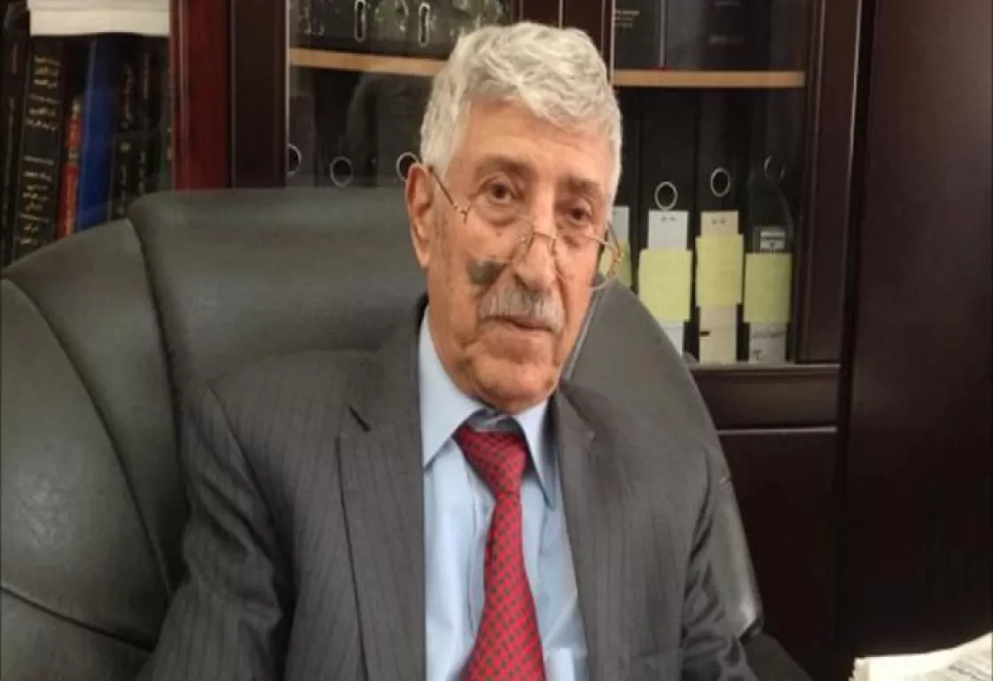 عبدالعزيز المقالح شاعر التنوير الذي انتهى إلى الرثاء عبدالعزيز المقالح شاعر التنوير الذي انتهى إلى الرثاء