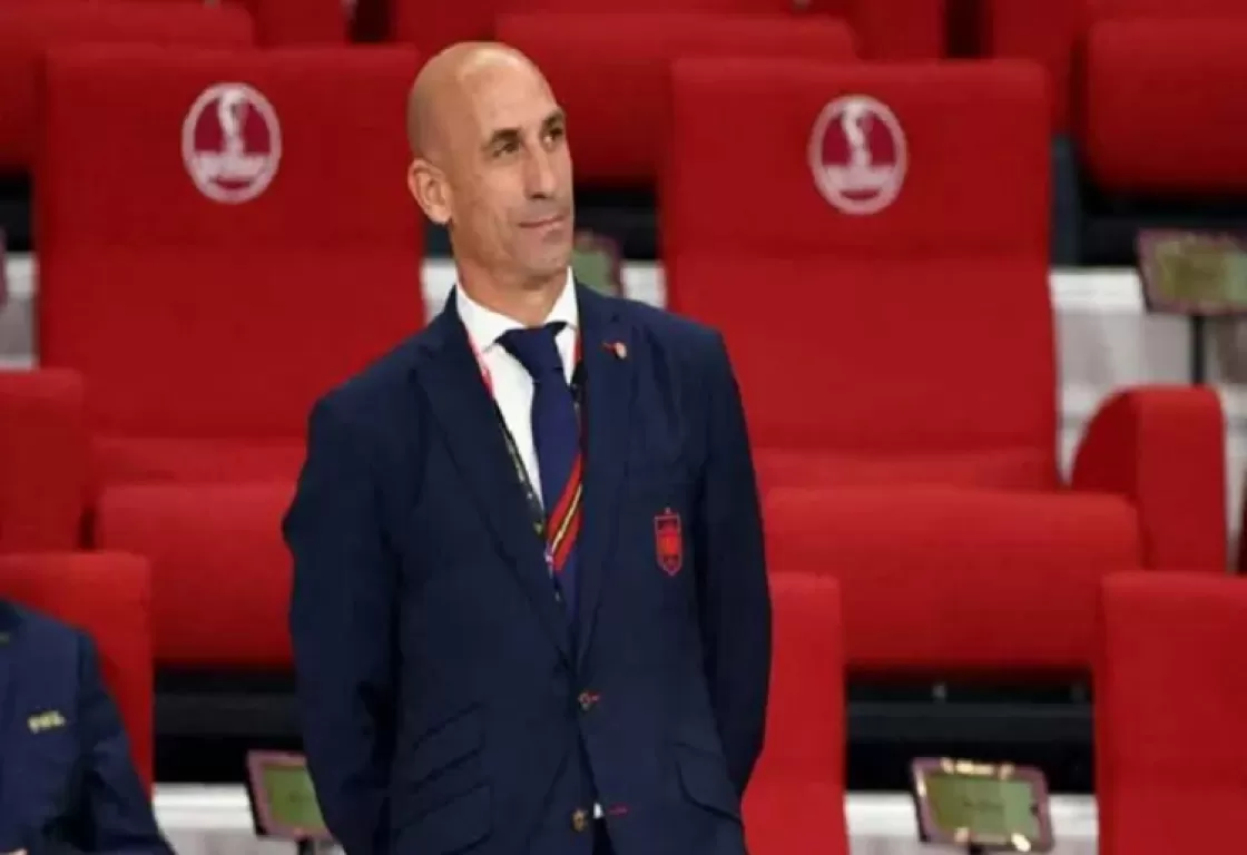 القبلة الملعونة تهدد رئيس الاتحاد الأسباني السابق بالسجن القبلة الملعونة تهدد رئيس الاتحاد الأسباني السابق بالسجن