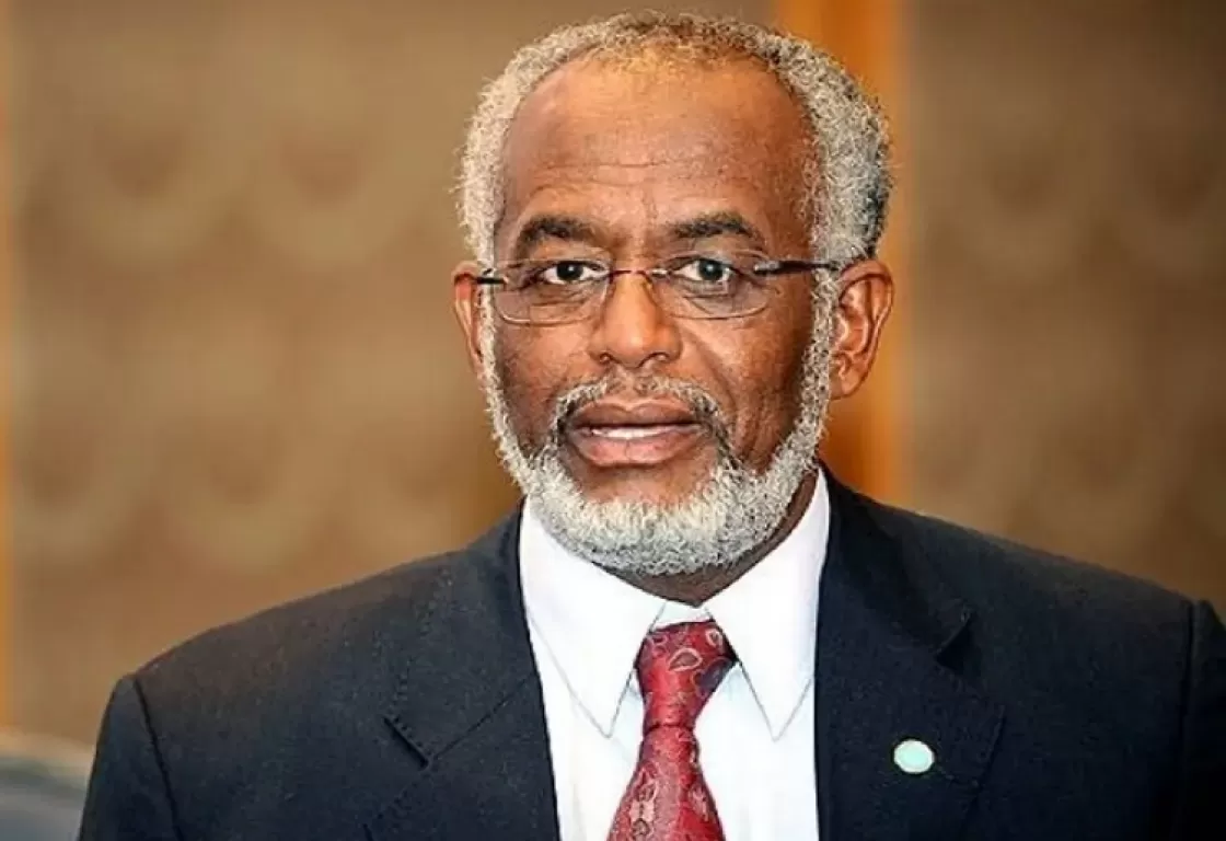 مُتكئاً على عصا الجيش السوداني ... قائد ميليشيات الإخوان ينفخ كير الحرب مُتكئاً على عصا الجيش السوداني ... قائد ميليشيات الإخوان ينفخ كير الحرب