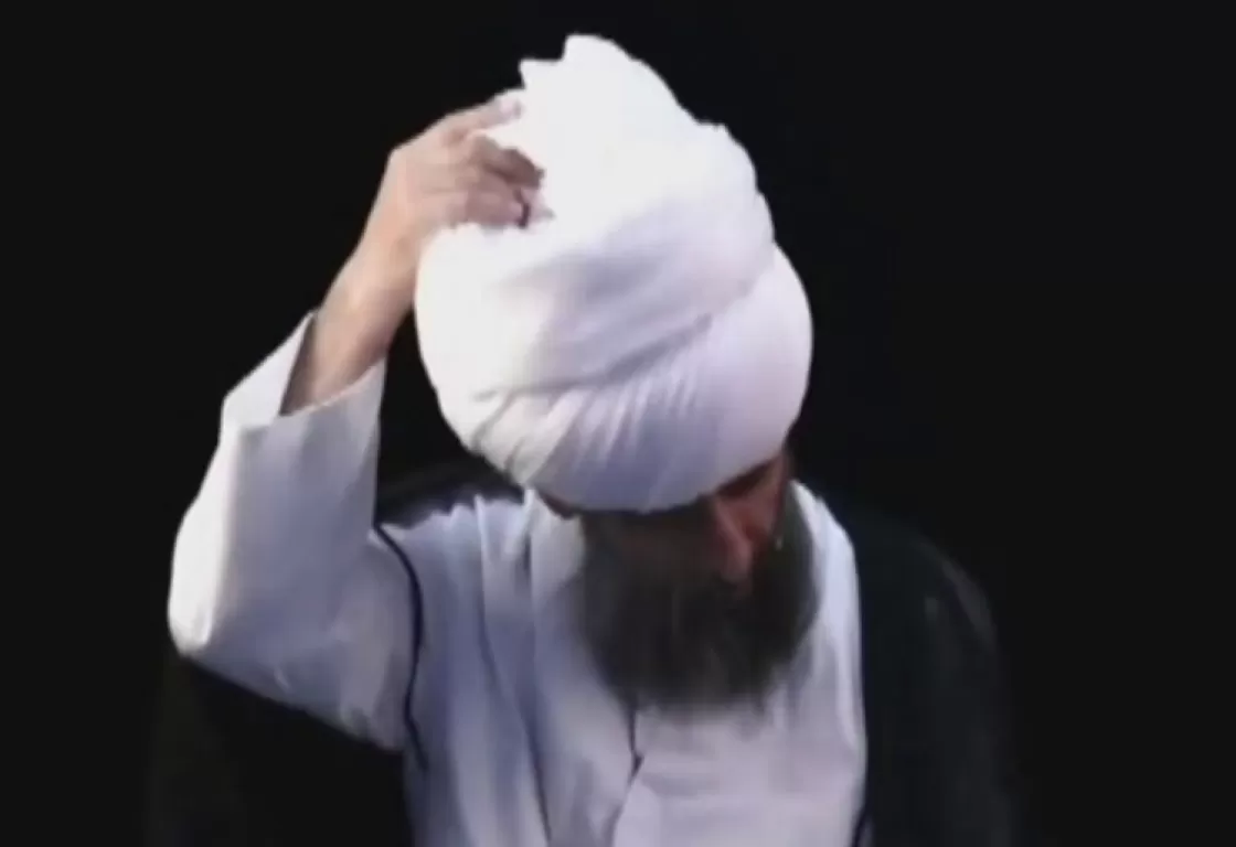 العِمامةُ.. في اعتَمَارِها وخَلعِها العِمامةُ.. في اعتَمَارِها وخَلعِها