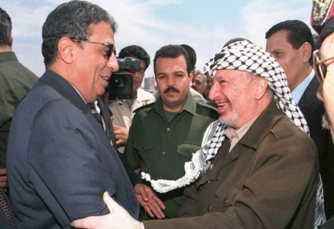 وثائق: عمرو موسى طالب لندن بوقف دعم "حماس" عام 1994 وثائق: عمرو موسى طالب لندن بوقف دعم "حماس" عام 1994
