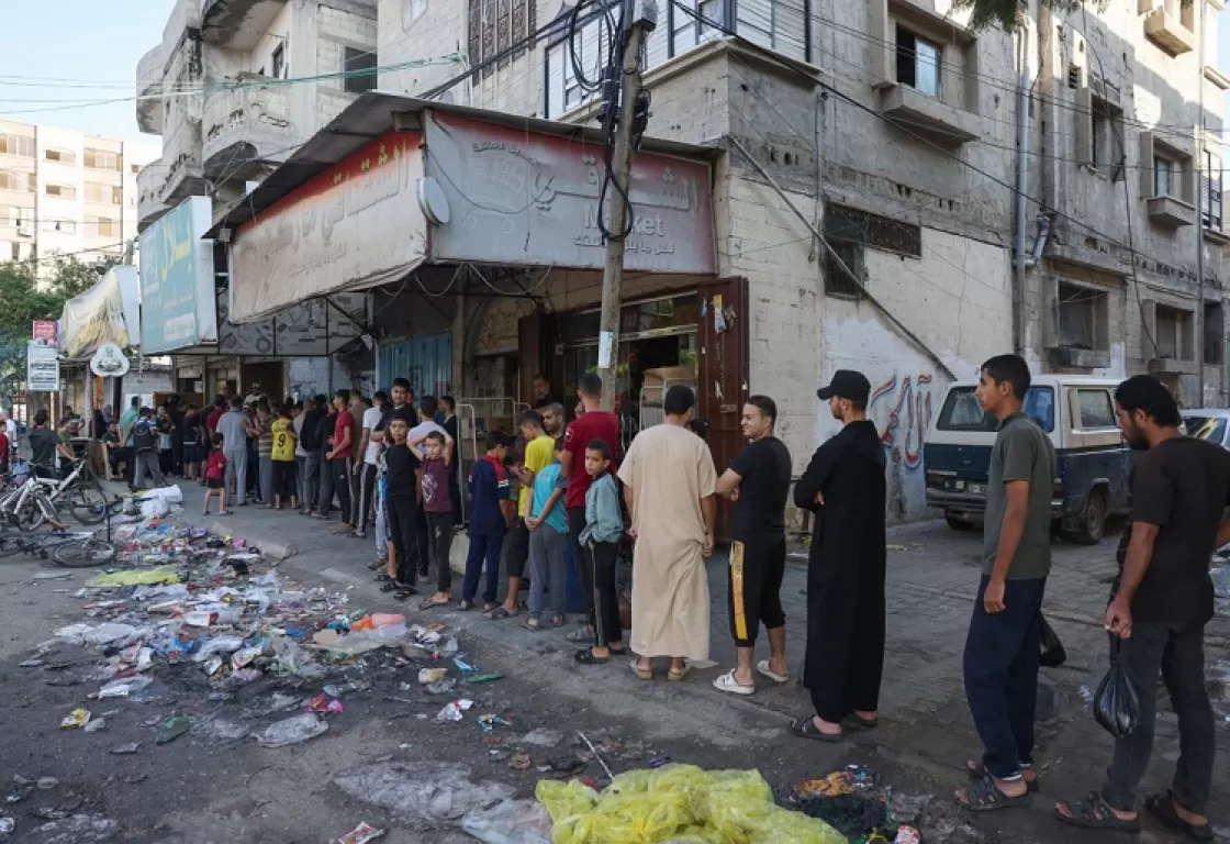 غزة على حافة مجاعة: طوابير طويلة من أجل كسرة خبز 