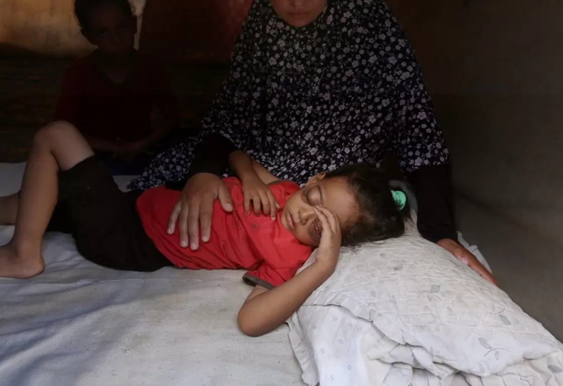 عندما تغيب الأدوية... الأعشاب طوق النجاة لمرضى غزة المحاصرين 