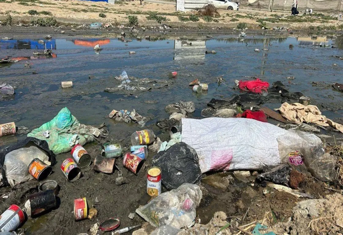 تزايد النفايات الطبية في غزة يُعري هشاشة القطاع الصحي ويهدد البيئة 