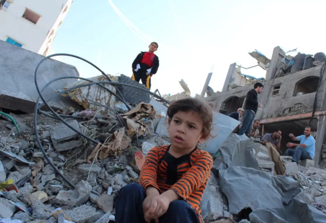 أطفال غزة يتظاهرون تنديداً بوقف مساعدات برنامج الغذاء العالمي... تفاصيل
