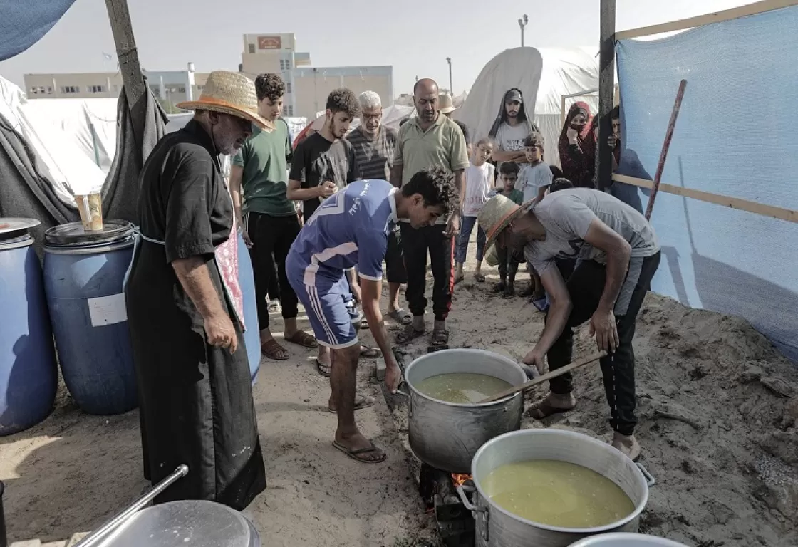 الجوع والعطش يخيمان على غزة... ومطالبات بفتح تحقيق بجرائم إسرائيل بحق الأسرى الجوع والعطش يخيمان على غزة... ومطالبات بفتح تحقيق بجرائم إسرائيل بحق الأسرى