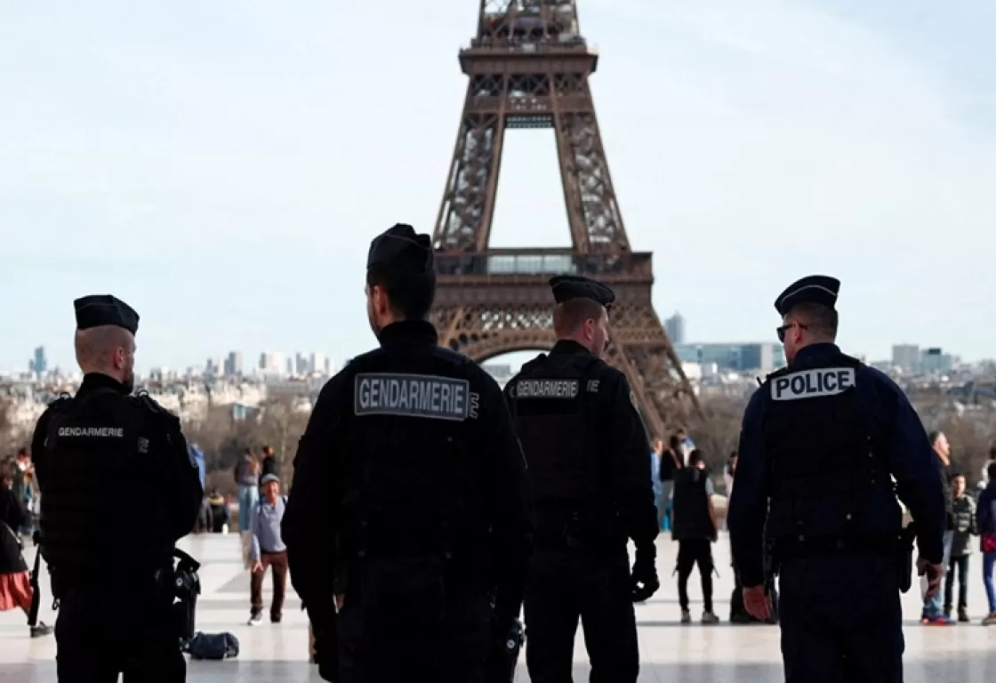 حادثة قتل مُصلٍّ في مسجد بفرنسا يعيد "الإرهاب الأبيض" إلى الواجهة حادثة قتل مُصلٍّ في مسجد بفرنسا يعيد "الإرهاب الأبيض" إلى الواجهة