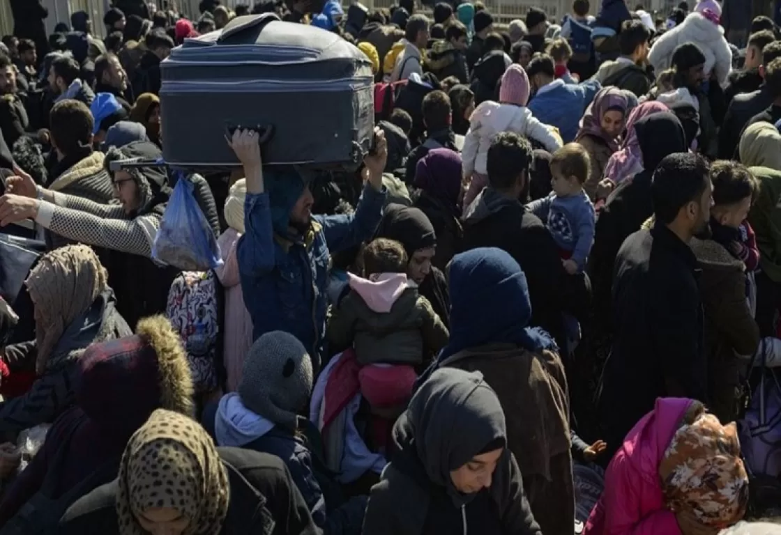 فروا من ويلات الحرب... لاجئون سوريون يعودون من تركيا إلى بلدهم بعد الزلزال