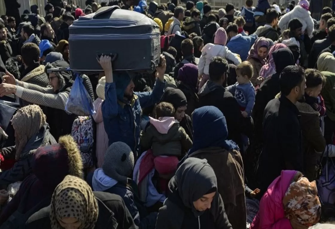 فروا من ويلات الحرب... لاجئون سوريون يعودون من تركيا إلى بلدهم بعد الزلزال فروا من ويلات الحرب... لاجئون سوريون يعودون من تركيا إلى بلدهم بعد الزلزال