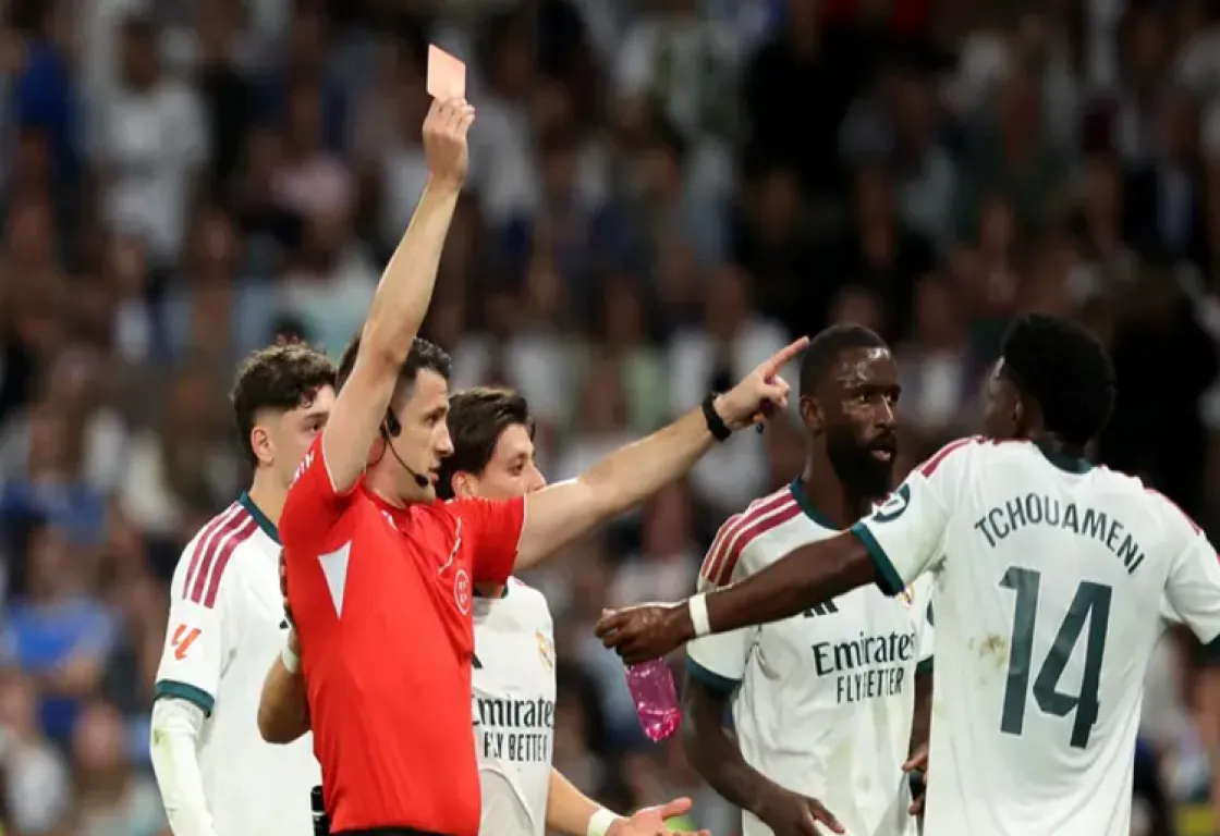 فينيسيوس من الاحتفال إلى الطرد.. هدف ملغي وأزمة جديدة تضرب نجم ريال مدريد