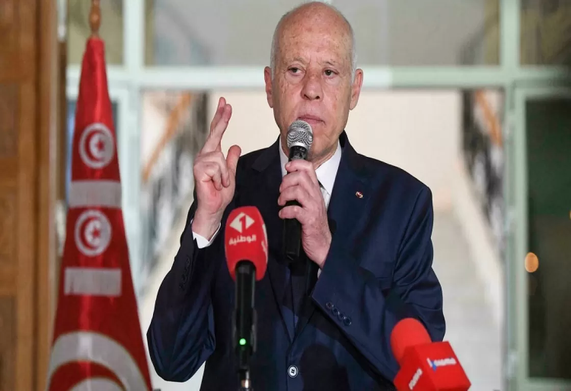 كيف قضى قيس سعيّد على زعيم الإخوان بتونس راشد الغنوشي؟.. صحيفة فرنسية توضح