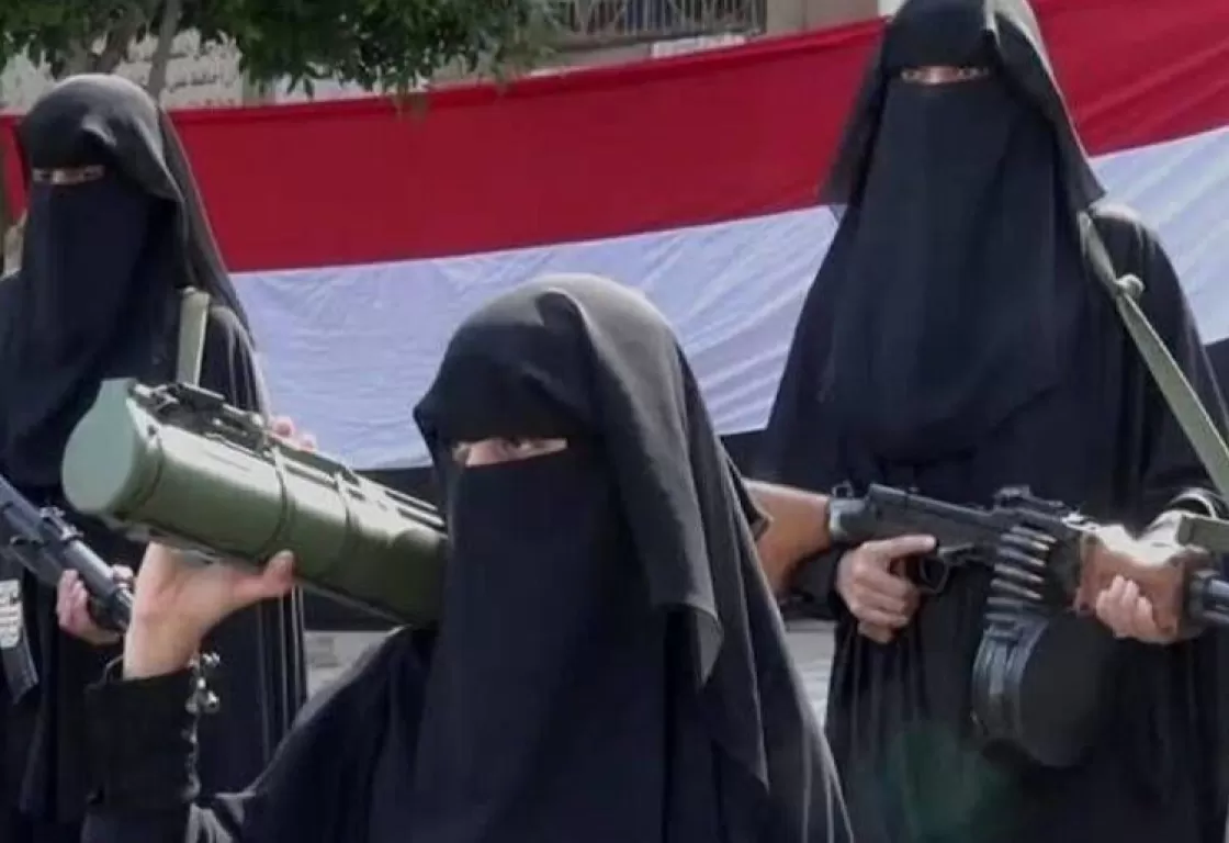 كلفتهنّ بمهام قذرة... ميليشيات الحوثي تجند دفعة جديدة من الزينبيات ضمن الأمن الوقائي كلفتهنّ بمهام قذرة... ميليشيات الحوثي تجند دفعة جديدة من الزينبيات ضمن الأمن الوقائي