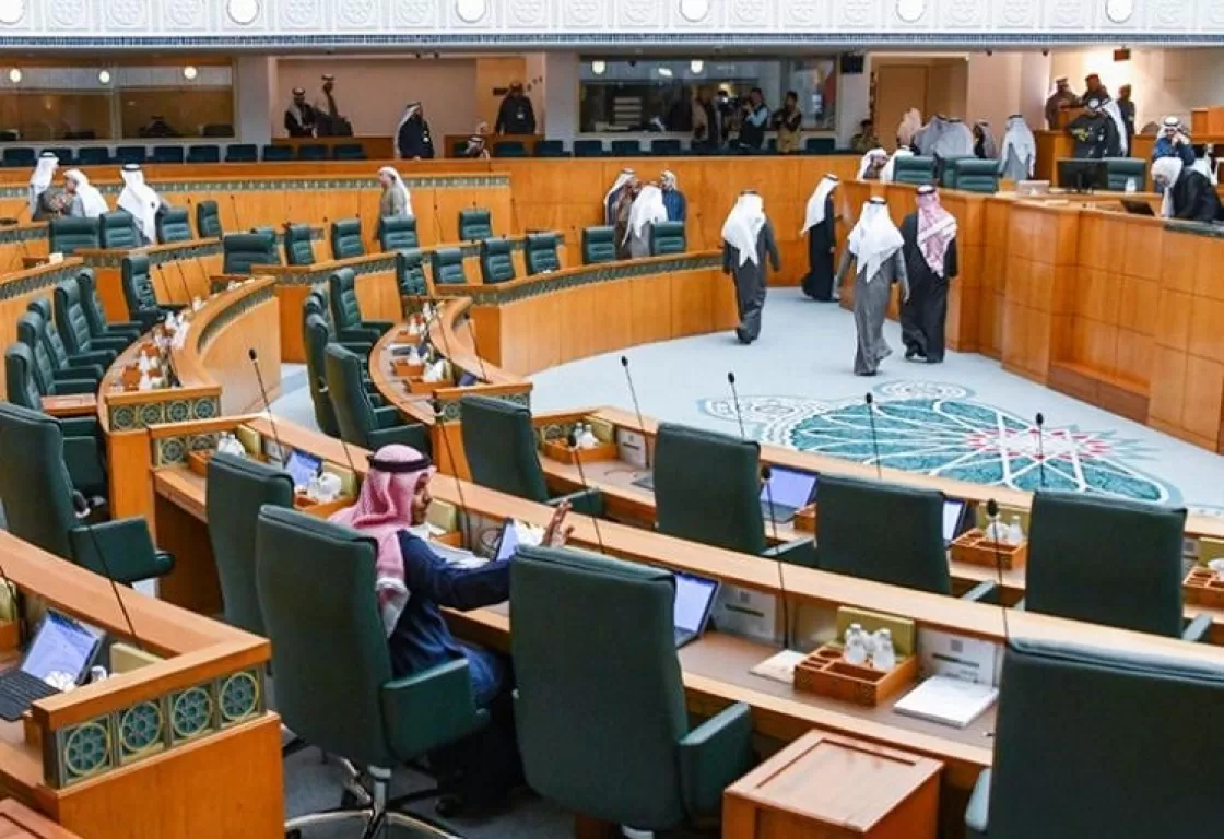 بين الحراك الطلابي وتحذيرات النواب الإسلاميين... وزير التعليم العالي الكويتي في مأزق.. ما القصة؟ بين الحراك الطلابي وتحذيرات النواب الإسلاميين... وزير التعليم العالي الكويتي في مأزق.. ما القصة؟