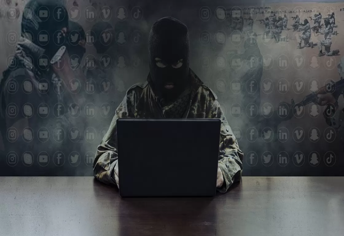 كيف تساعد وسائل التواصل الاجتماعي الجماعات المتطرفة على نشر دعاياتها؟.. تقرير يجيب كيف تساعد وسائل التواصل الاجتماعي الجماعات المتطرفة على نشر دعاياتها؟.. تقرير يجيب