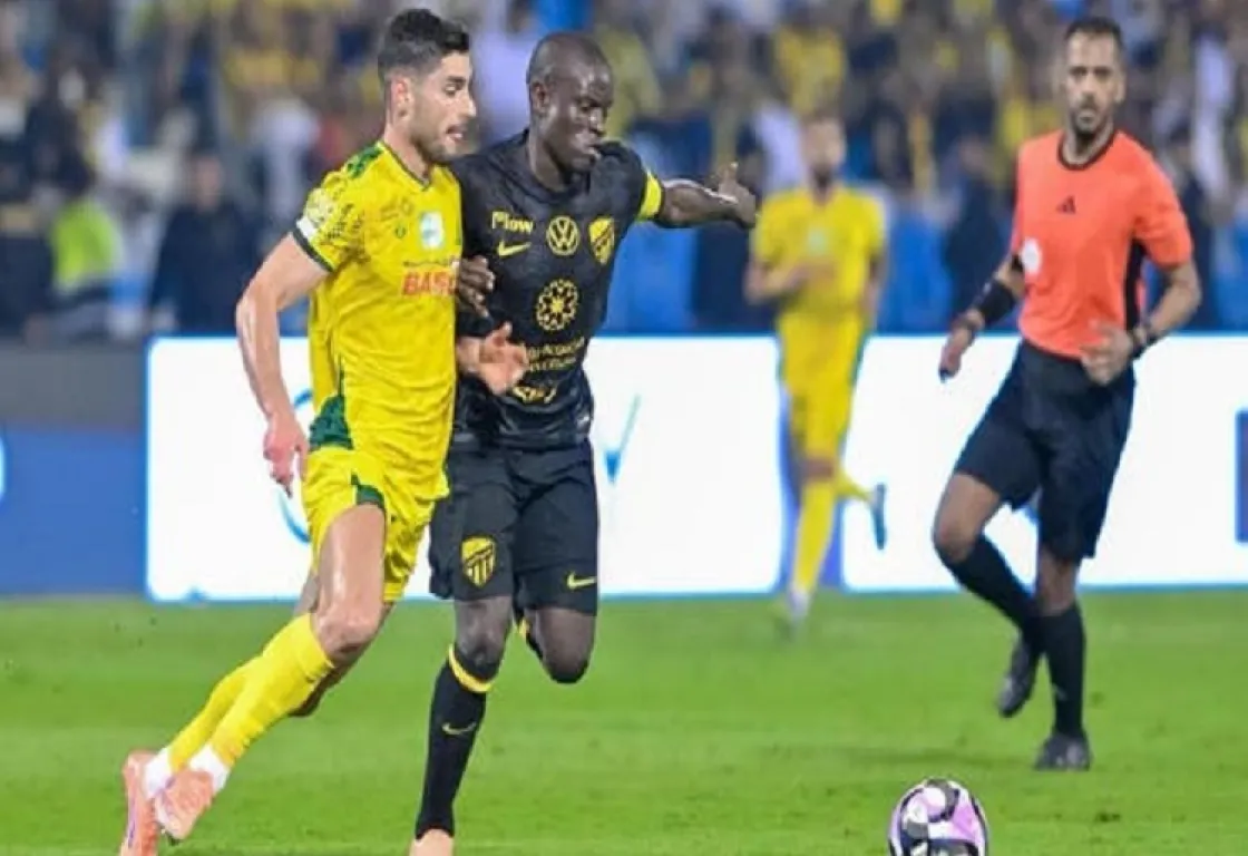 جنون كرة القدم.. الاتحاد يتعادل بعشرة لاعبين بعد تأخره بأربعة أهداف