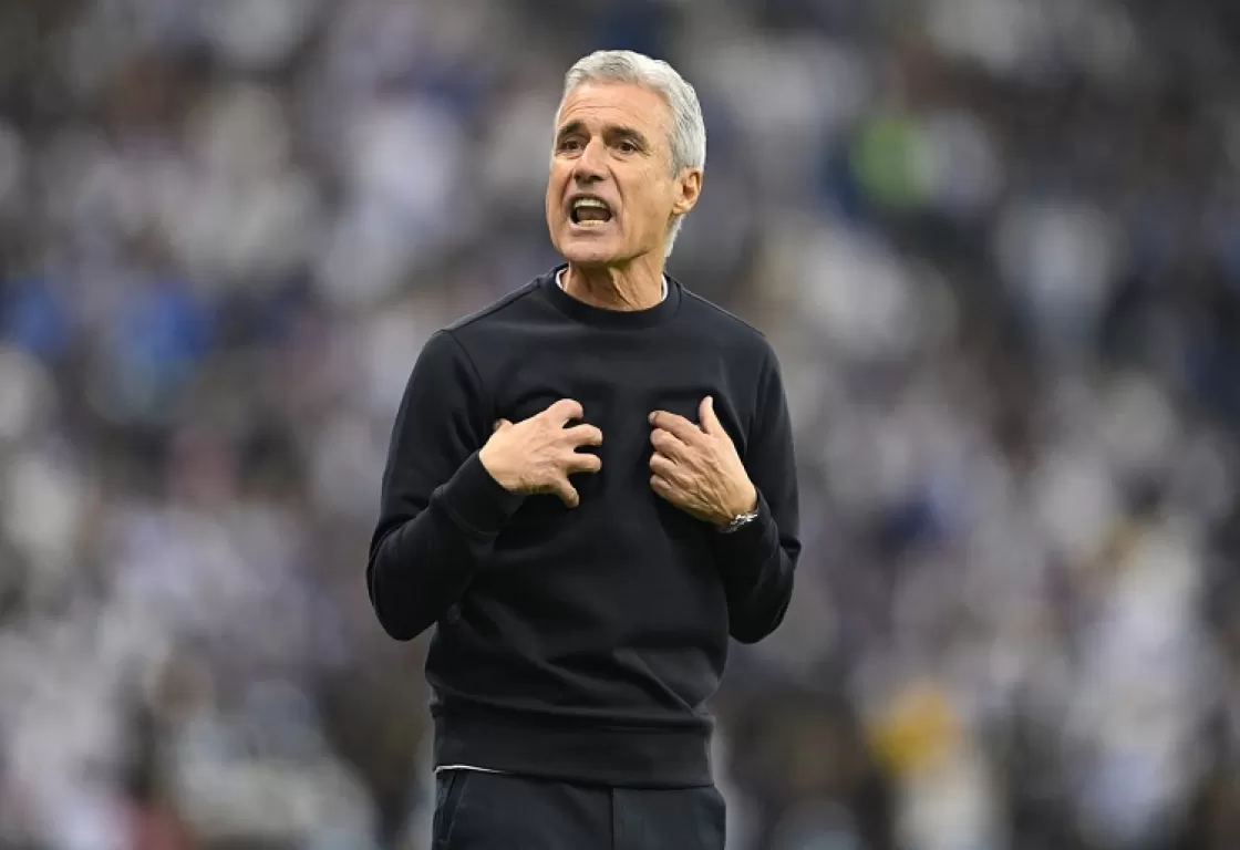 العالمي يطيح بمدربه البرتغالي بسبب تراجع النتائج العالمي يطيح بمدربه البرتغالي بسبب تراجع النتائج