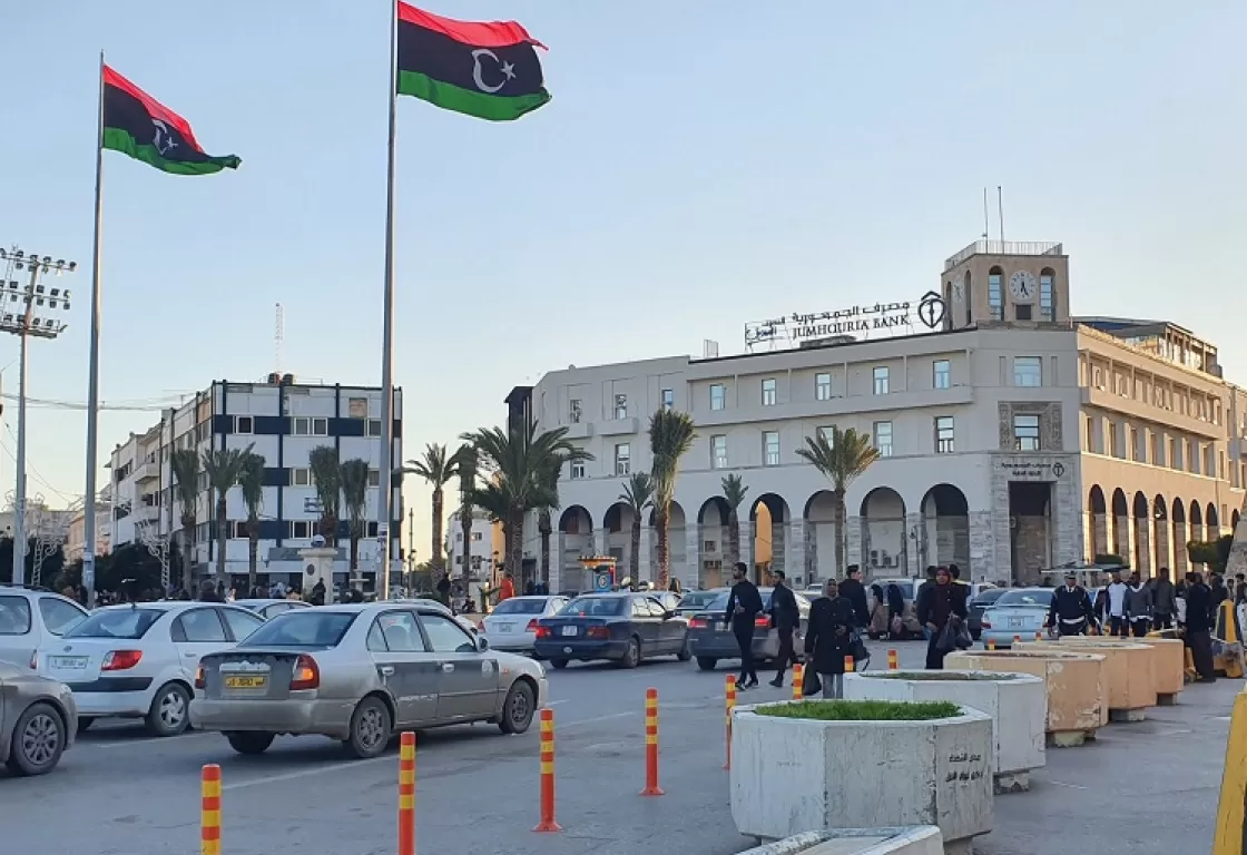  ليبيا... تشاديات يهاجمن مقراً حكومياً بالسيوف والعصي