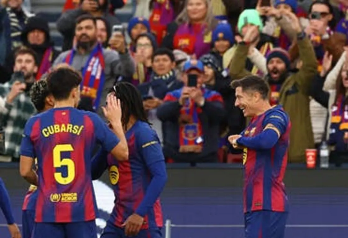 صحفي بولندي: برشلونة منع اللحوم عن اللاعبين بسبب الأزمة المالية
