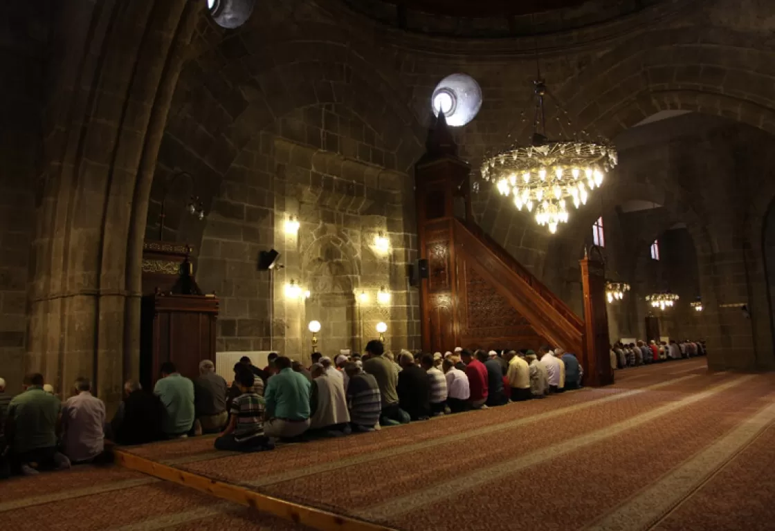 مآسي المسلمين هل سببها انتشار المعاصي والبُعد عن الدين؟ مآسي المسلمين هل سببها انتشار المعاصي والبُعد عن الدين؟