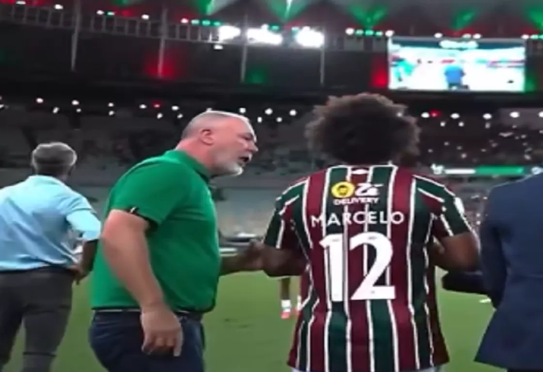 مارسيلو يتعرض للإهانة من مدربه في الدوري البرازيلي مارسيلو يتعرض للإهانة من مدربه في الدوري البرازيلي