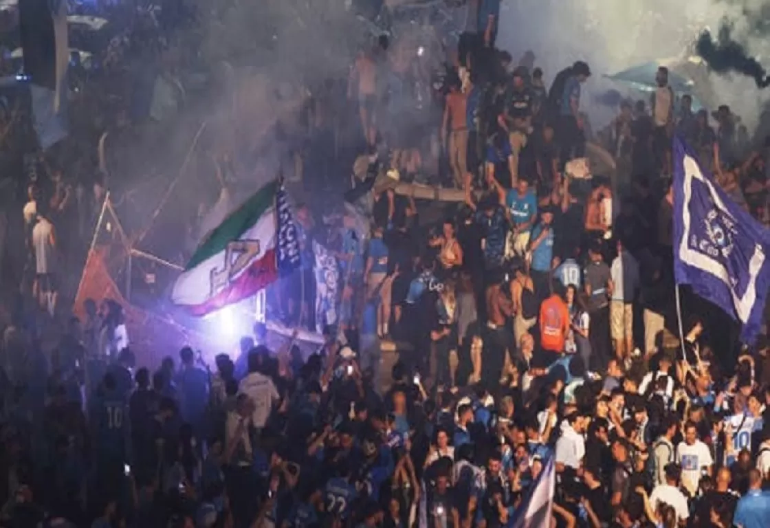قتيل وعشرات الجرحى.. احتفالات فوضوية في نابلولي بعد الفوز بالدوري قتيل وعشرات الجرحى.. احتفالات فوضوية في نابلولي بعد الفوز بالدوري