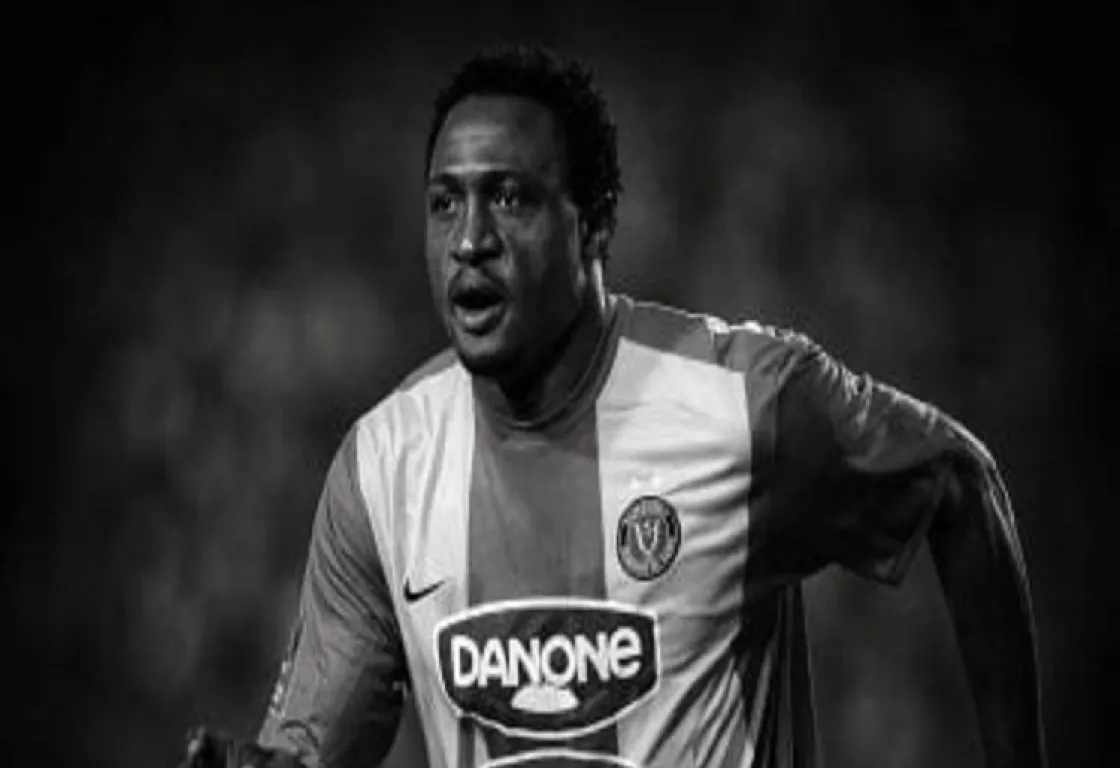 توقف قلبه أثناء المباراة: وفاة نجم منتخب نيجريا والترجي التونسي