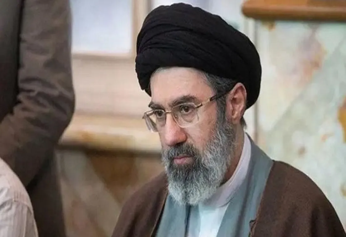 وجه «مشوه» وساق «مفقودة».. تفاصيل جديدة حول إصابة مرشد إيران