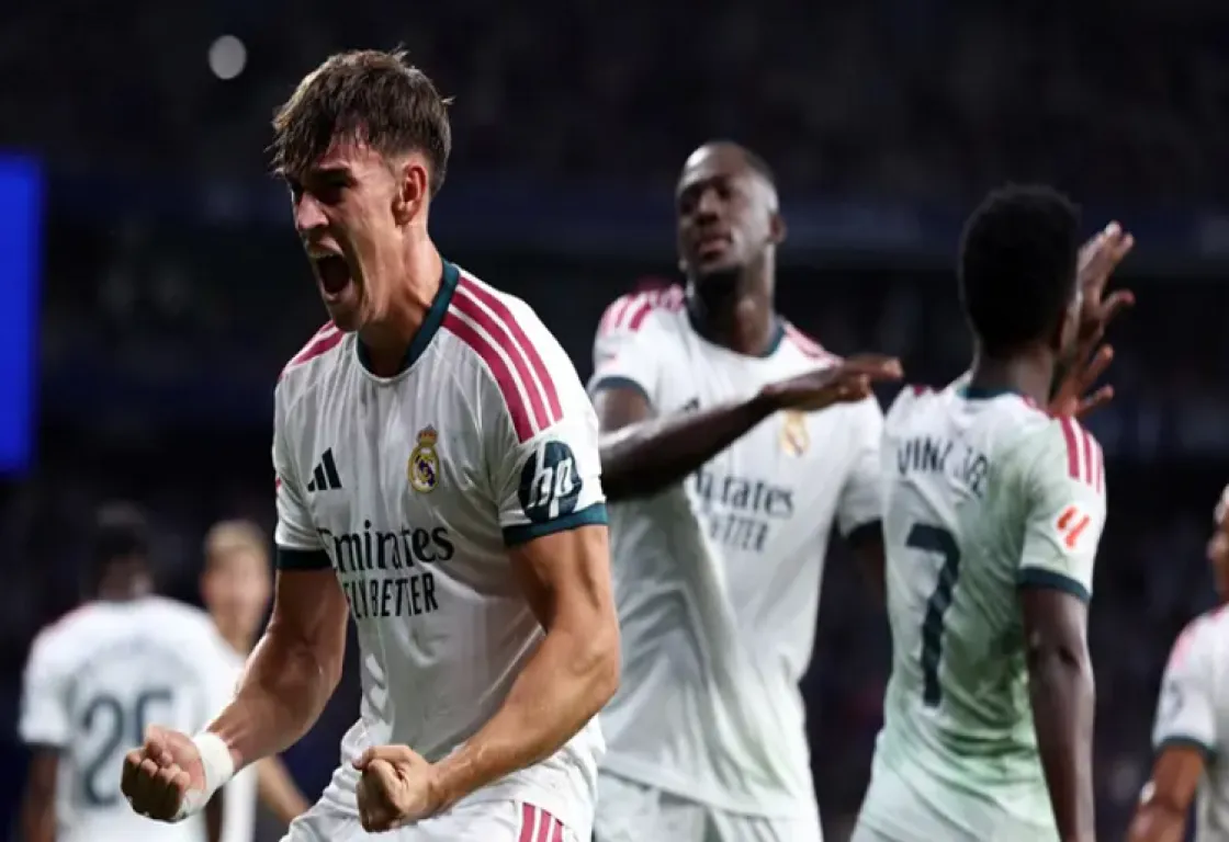 مورينيو يبدأ ولايته الجديدة مع ريال مدريد بفوز قاتل على إسبانيول مورينيو يبدأ ولايته الجديدة مع ريال مدريد بفوز قاتل على إسبانيول