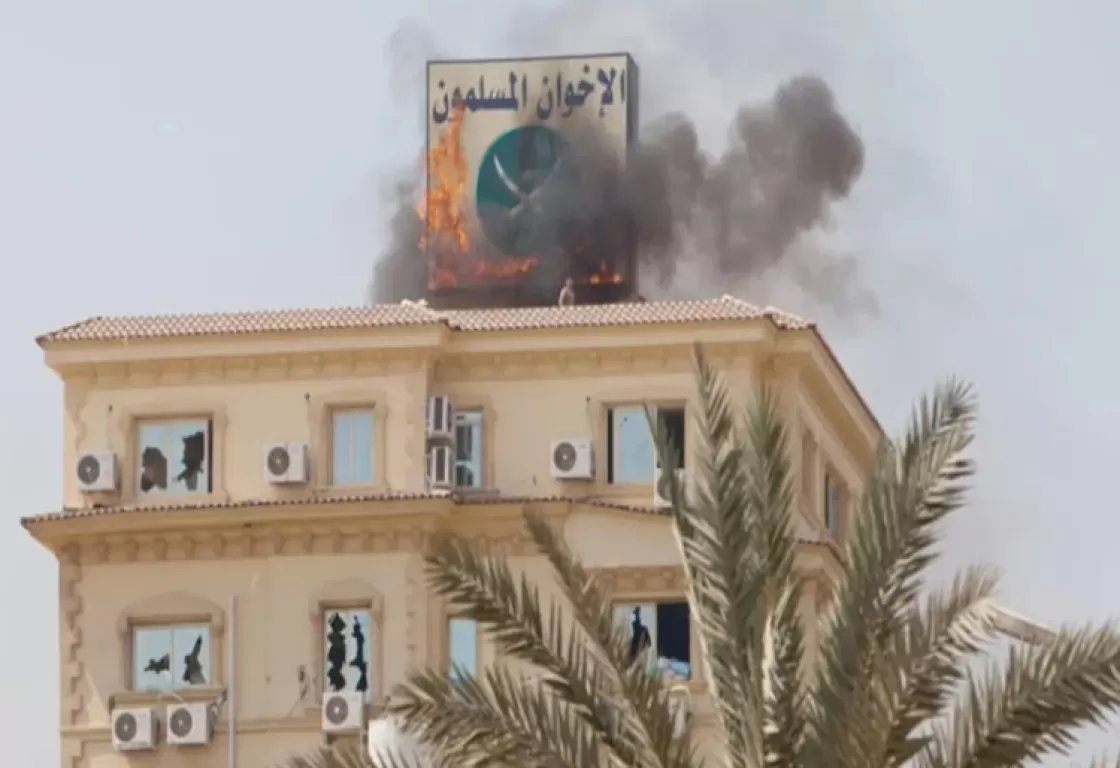إخوان مصر يفجرون "معارك سوشيالية" بسقوط نظام بشار.. ماذا يريدون؟