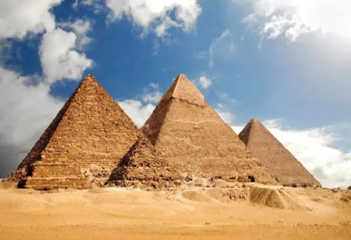 السر المقدّس: لماذا بنى المصريون القدماء الأهرامات؟ السر المقدّس: لماذا بنى المصريون القدماء الأهرامات؟