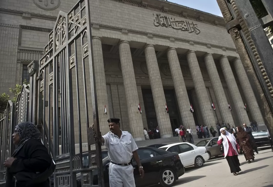 حاولوا حرق استاد الإسكندرية... محكمة مصرية تقضي بسجن (7) من جماعة الإخوان